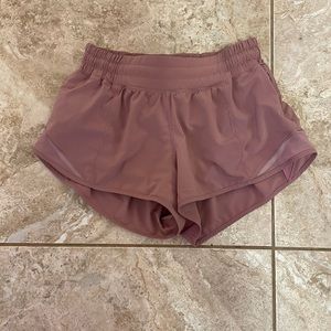 Lululemon Hotty Hot 2.5” Size 4